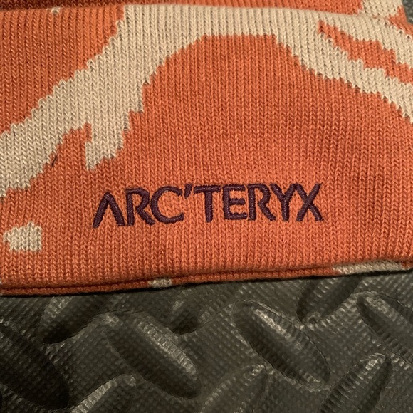 Brand New Arc’Teryx Grotto Toque - Picture 3 of 4